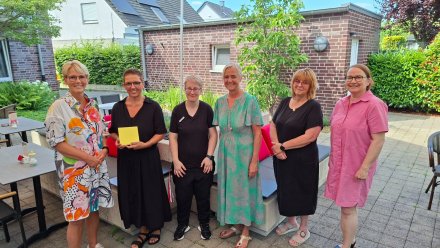 Herzlichen Dank sagt das käffchen an den Inner Wheel Club Viersen-Schwalm-Nette (v.l.n.r.): Eva Trienekens-Daems, Petra Zachau-Jansen, Paulina Wisniewska (käffchen), Doris Ruland-Dammer, Mareile Rütten (käffchen) und Christina Minten.